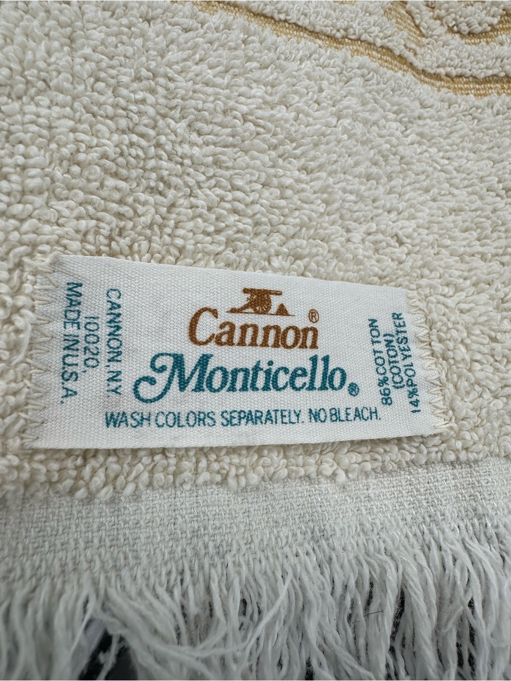 Vintage Cannon Monticello embossed beige/yellow towel - Picture 3 of 8